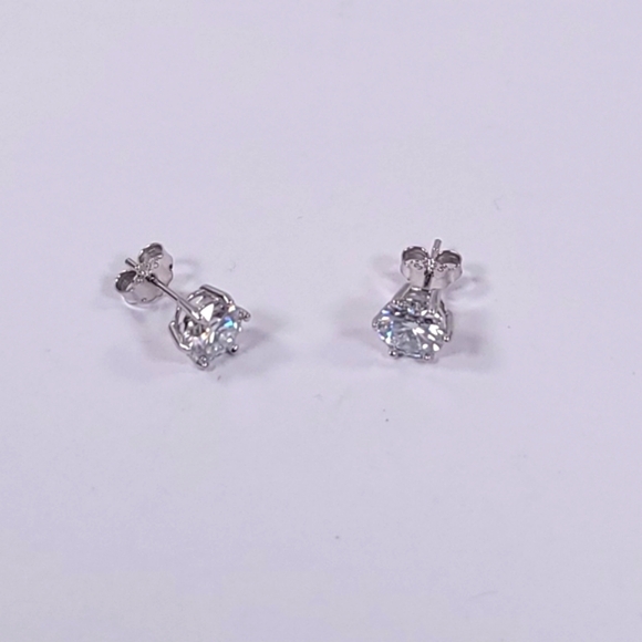 New! Certified 1ct  t.w. Moissanite stud Earrings - Picture 2 of 4